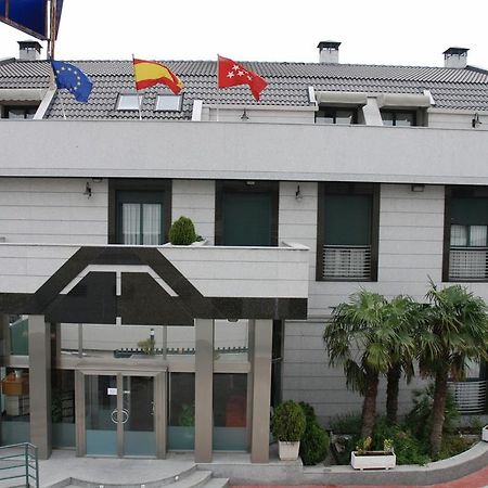 Hostal Los 5 Pinos مدريد المظهر الخارجي الصورة
