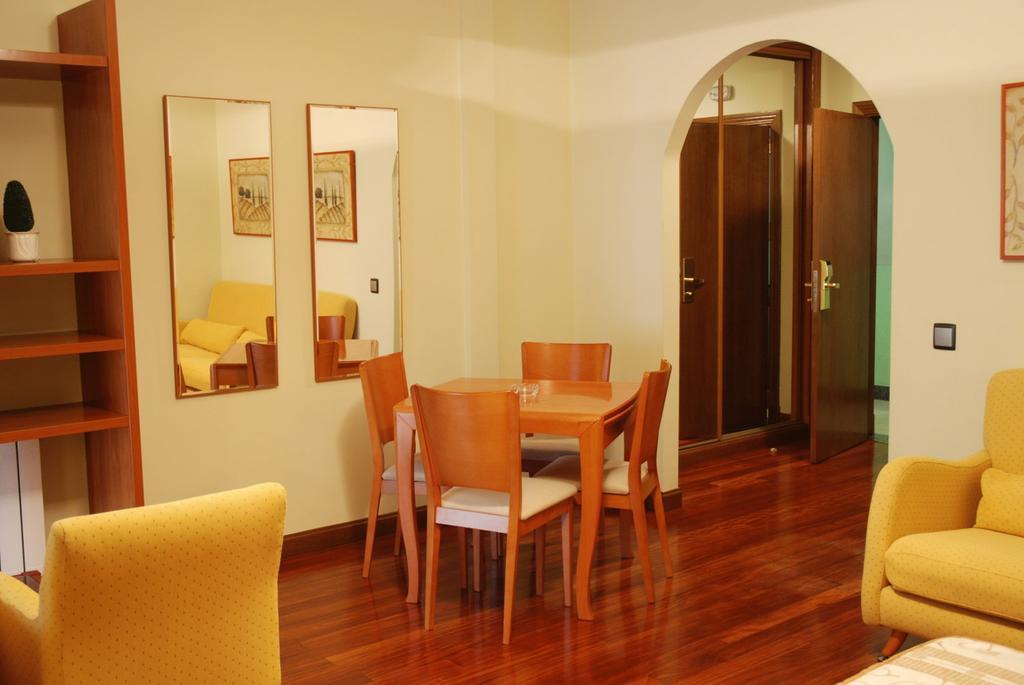 Hostal Los 5 Pinos مدريد المظهر الخارجي الصورة