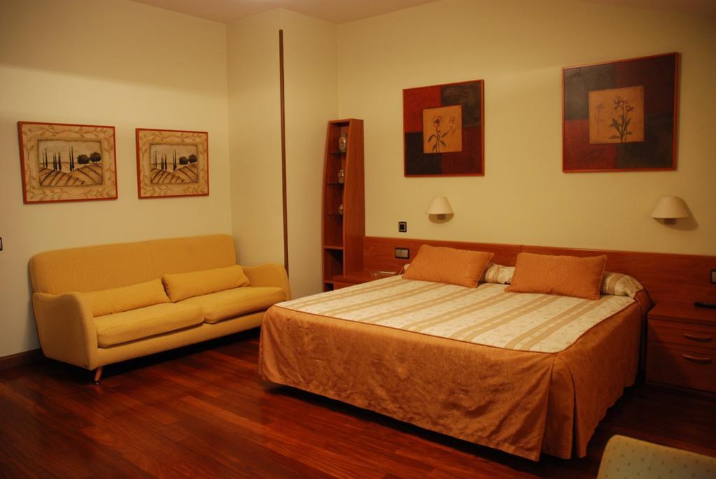 Hostal Los 5 Pinos مدريد المظهر الخارجي الصورة